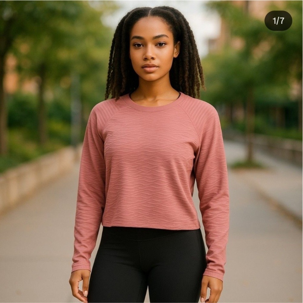Isabella Activewear Long‎ Sleeve Cropped Top Textured Waves Athletic Gym XL NWT